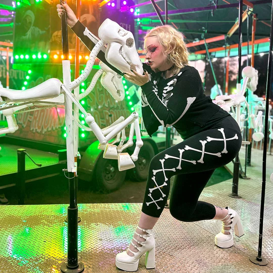 Crossbones Capri Leggings 5 Crossbones Capri Leggings - Image 5